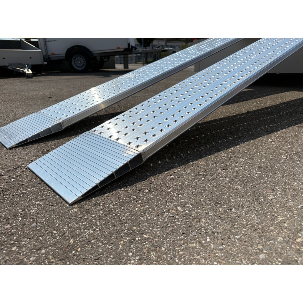 Číslo obrázku produktu 15: Hliníková nájezdová ližina, protiskluzová, nosnost 435 kg/ks, ŠxD 200 x 1500 mm