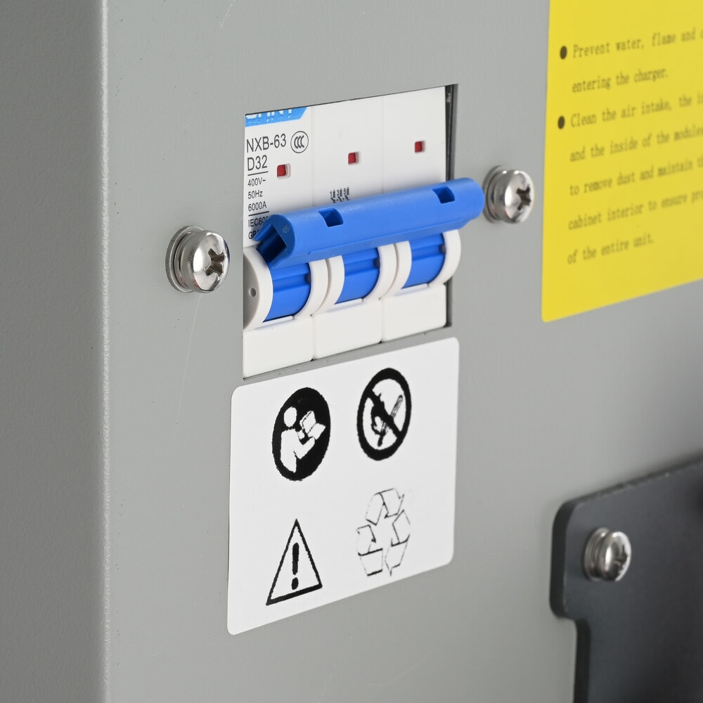 Číslo obrázku produktu 3: Externí nabíječka D400, 80 V, 100 A, CEE červená 32A, 5pinová - 3P+N+E pro elektrický vysokozdvižný vozík AntOn by Jungheinrich CBH 2.0