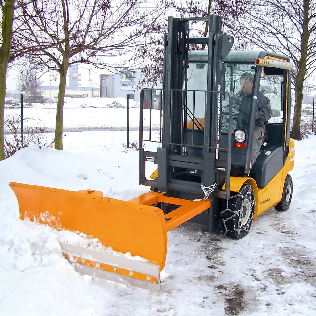 Bauer® Sněhová radlice pro vysokozdvižný vozík s ocelovou shrnovací lištou, šířka radlice 1500 mm Obrázek produktu: Bauer® Sněhová radlice pro vysokozdvižný vozík s ocelovou shrnovací lištou, šířka radlice 1500 mm