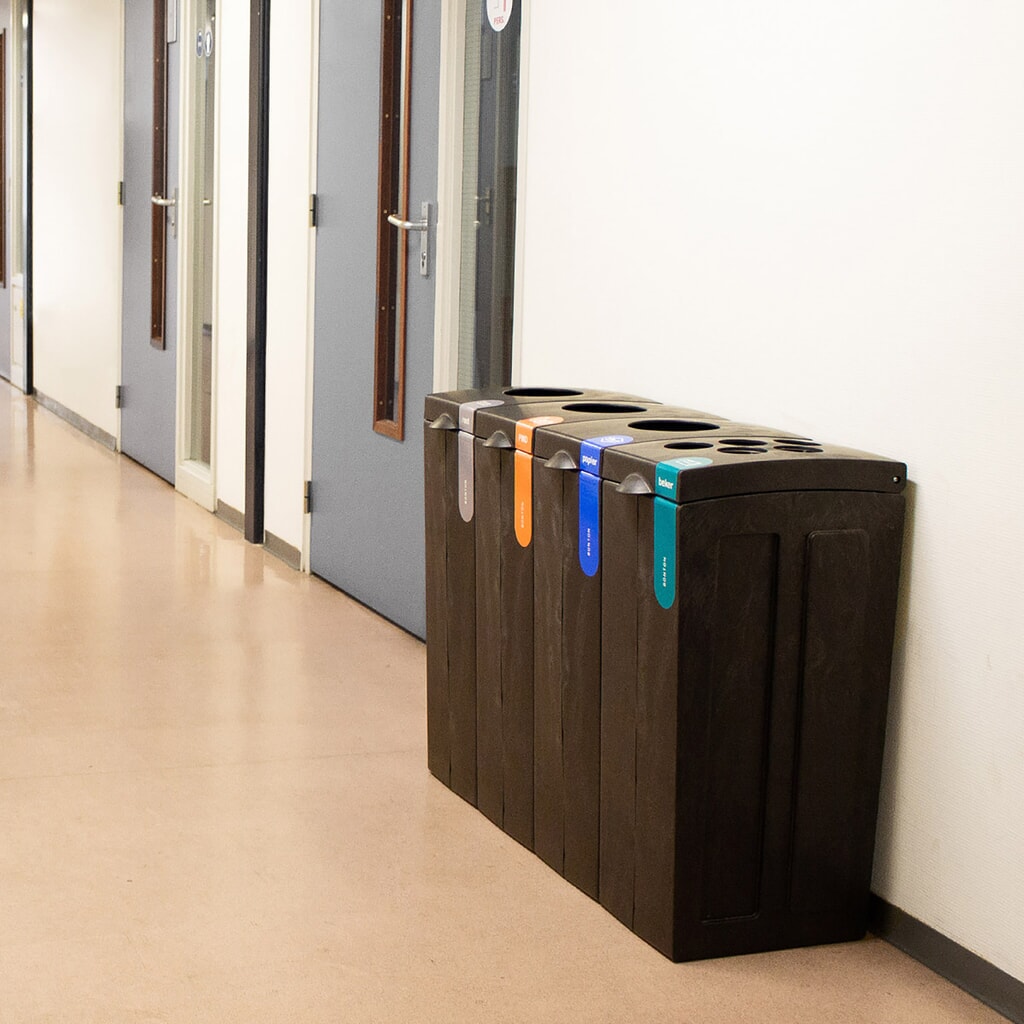Nádoba na odpad BON TON Original se vhazovacím otvorem, vyrobeno ze 100% recyklovaného polypropylenu, 70 litrů, šedá Číslo obrázku produktu 4: Nádoba na odpad BON TON Original se vhazovacím otvorem, vyrobeno ze 100% recyklovaného polypropylenu, 70 litrů, šedá