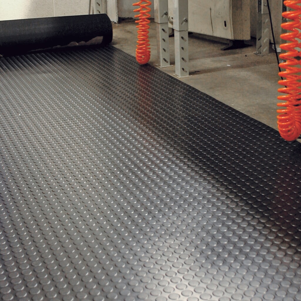 COBA Protiskluzová rohož, nitrilová guma, nopky, běžné metry x 1200 mm, výška 3 mm, černá Obrázek produktu: COBA Protiskluzová rohož, nitrilová guma, nopky, běžné metry x 1200 mm, výška 3 mm, černá