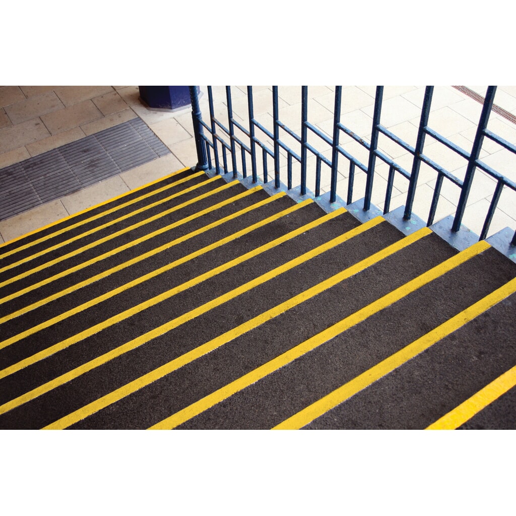 Číslo obrázku produktu 4: COBA Protiskluzový profil na hranu schodu COBAGRiP® Stair Tread, VxŠxH 5,5 x 750 x 345 mm, černá/žlutá