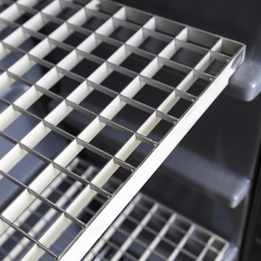 Číslo obrázku produktu 3: Denios skříň na chemikálie z PE, VxŠxH 1.130 x 610 x 640 mm, 2 mřížové rošty z nerezové oceli