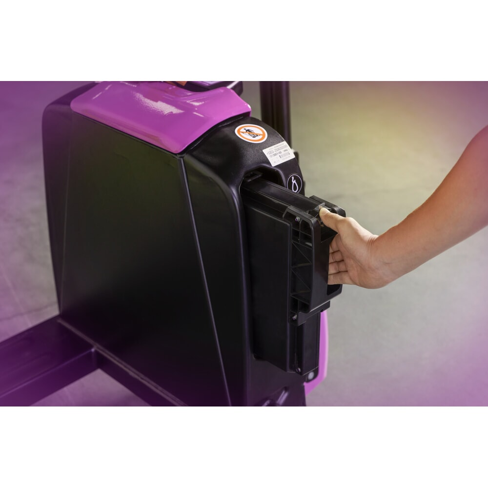 Číslo obrázku produktu 11: Elektrický paletový vozík AntOn by Jungheinrich PTL 1.5 s opěrnými koly, extra široký pro zvláštní palety, nosnost 1 500 kg, délka vidlí 1.150 mm