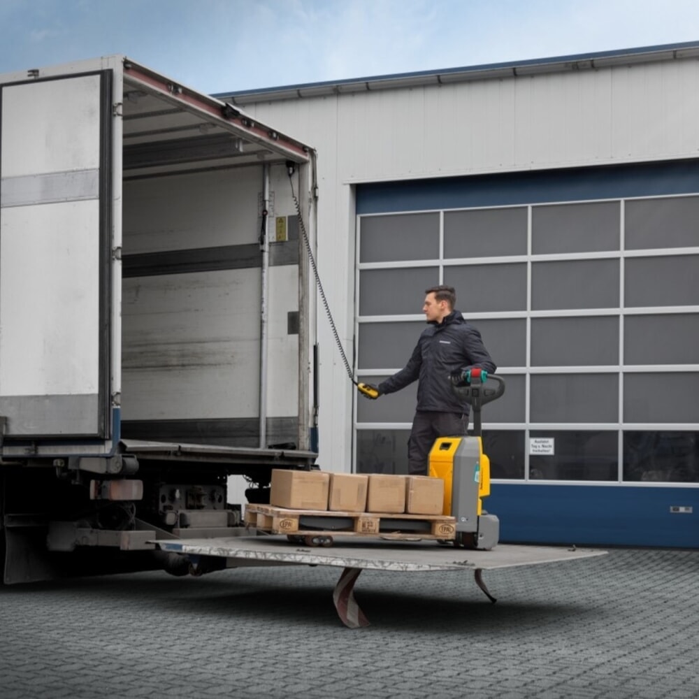 Číslo obrázku produktu 9: Elektrický paletový vozík Jungheinrich AME 15, nosnost 1 500 kg, délka vidlí 1 150 mm, speciální šířka vidlic 670 mm, tandemová kolečka