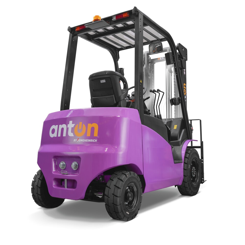 Číslo obrázku produktu 2: Elektrický vysokozdvižný vozík AntOn by Jungheinrich CBH 2.5 s trojitým teleskopickým zdvihovým zařízením, výška zdvihu 4 800 mm, nosnost 2 500 kg, kabina pro ochranu proti povětrnostním vlivům Eco, vč. externí nabíječky 80 V, 60 A,