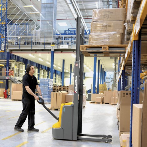 Číslo obrázku produktu 7: Elektrický vysokozdvižný vozík Jungheinrich EJC 110/ZZ, dvojité teleskopické zdvihové zařízení, výška zdvihu 2590&nbsp;mm, nosnost 1000&nbsp;kg, proporcionální hydraulika, Aquamatik