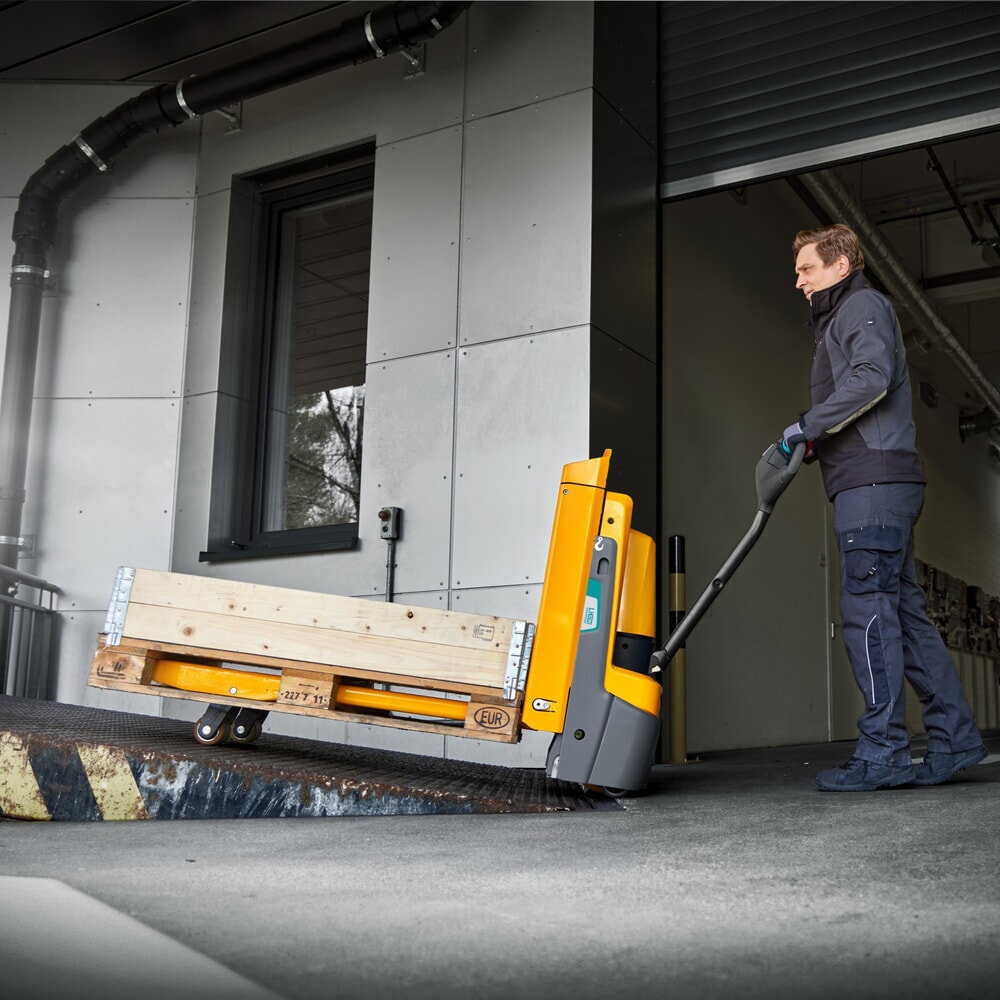 Číslo obrázku produktu 2: Elektrický paletový vozík Jungheinrich EJE 116i, nosnost 1 600 kg, délka vidlí 1 150 mm
