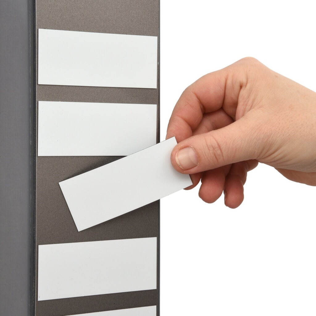 Magnetické popisovací štítky pro panel plánovače s kartami, krátké provedení, 25 ks/balení Obrázek produktu: Magnetické popisovací štítky pro panel plánovače s kartami, krátké provedení, 25 ks/balení