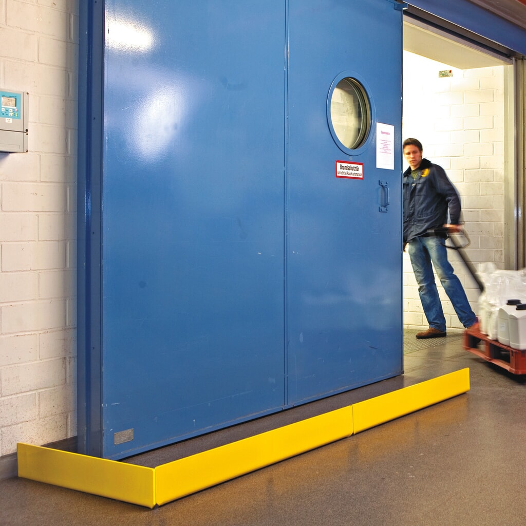 Naváděč kol a pneumatik, VxŠ 150 x 800 mm, tloušťka 6 mm Obrázek produktu: Naváděč kol a pneumatik, VxŠ 150 x 800 mm, tloušťka 6 mm