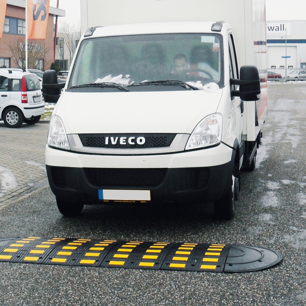 Číslo obrázku produktu 3: Retardér SafeRide®, < 30 km/hod., koncový dílec s čepem, konstrukční výška 50 mm, černý