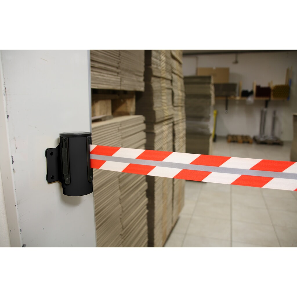 RS-GUIDESYSTEMS® kazeta s páskou GLW 25-J REFLECTO, nástěnná montáž, délka 4 m, šířka 50 mm, kryt černý, pásek červený/bílý Číslo obrázku produktu 3: RS-GUIDESYSTEMS® kazeta s páskou GLW 25-J REFLECTO, nástěnná montáž, délka 4 m, šířka 50 mm, kryt černý, pásek červený/bílý