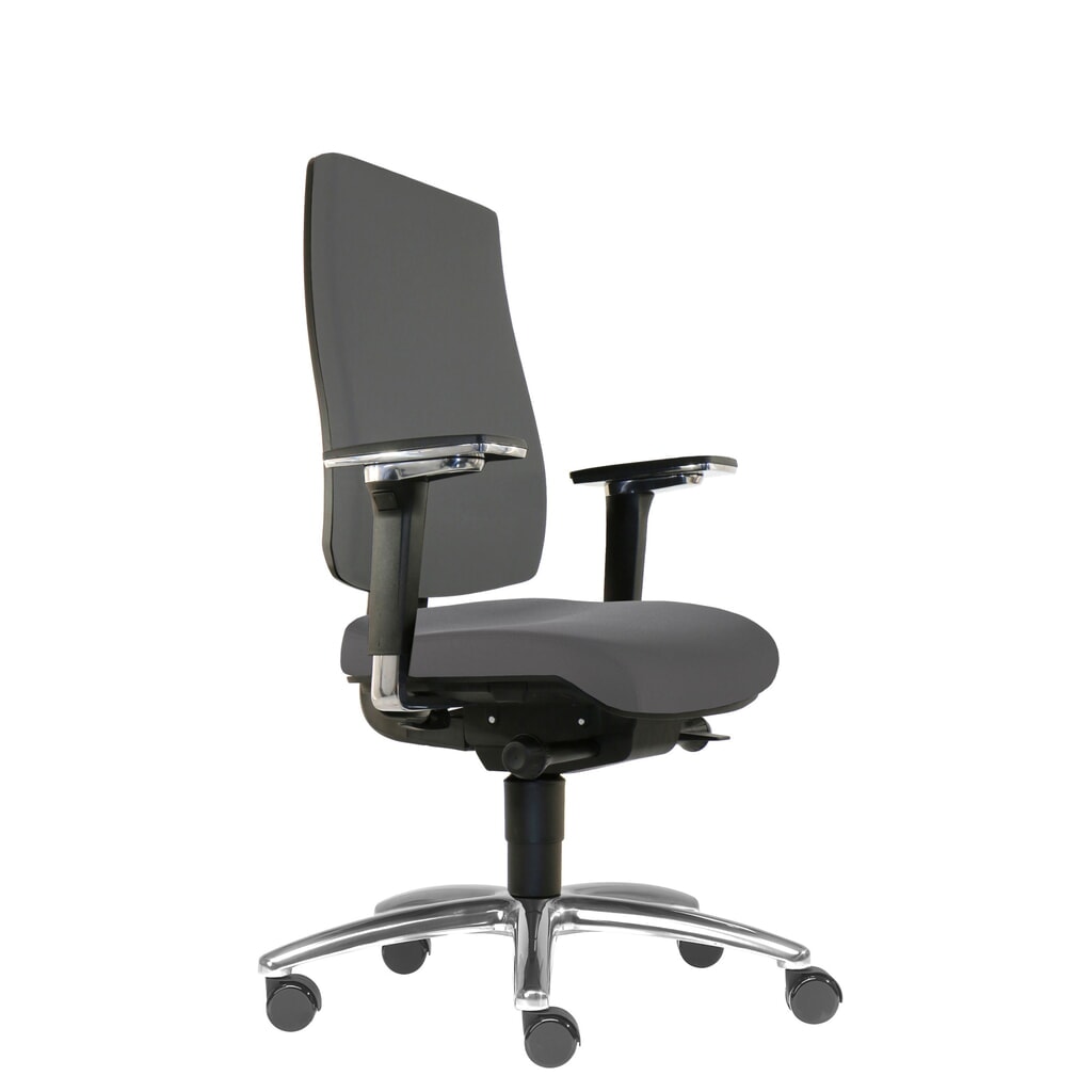 Obrázek produktu: Kancelářská židle s ochranou plotének SITWELL STEIFENSAND Cebra, celoplošné plastové skořepinové opěradlo, univerzální kolečka, polyester, tmavě šedá