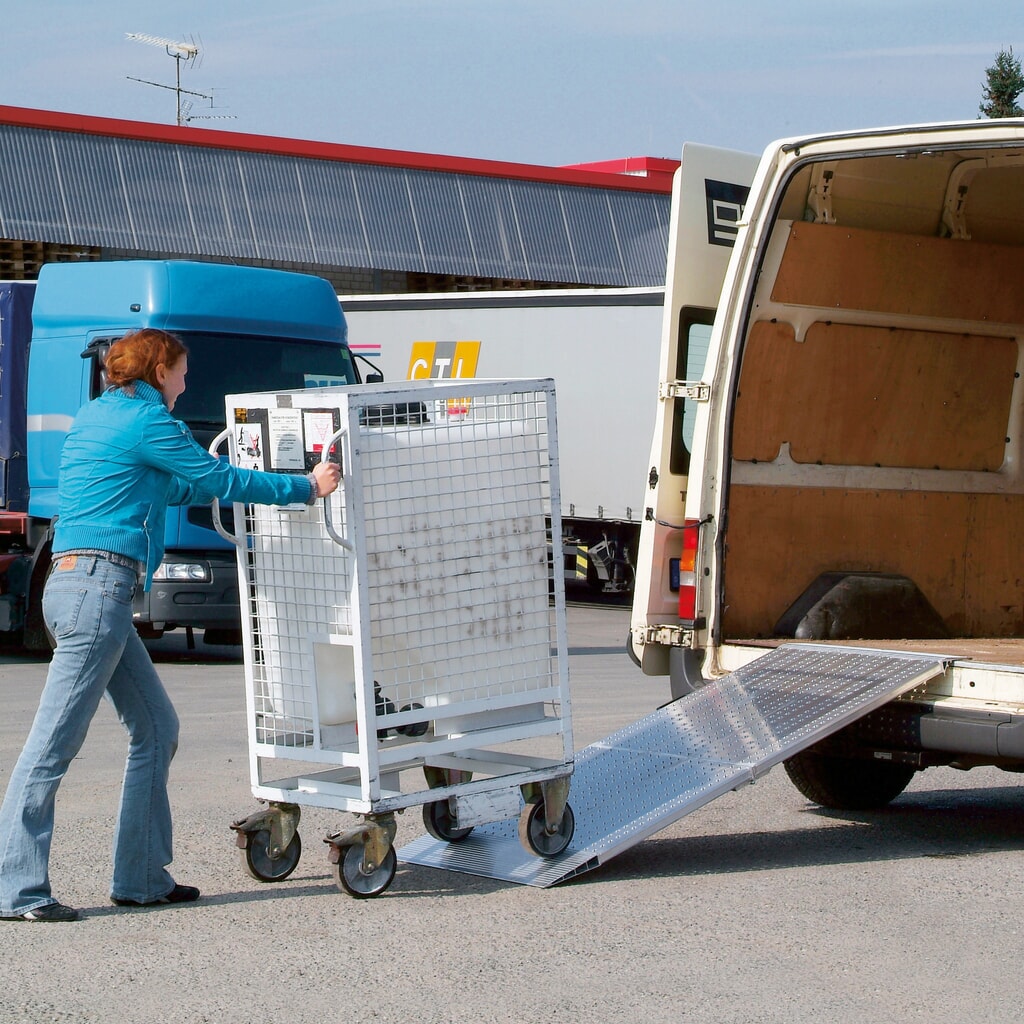 Nájezdové rampy skládací, nosnost 975 kg/ks, ŠxD 800 x 2045 mm Číslo obrázku produktu 1: Nájezdové rampy skládací, nosnost 975 kg/ks, ŠxD 800 x 2045 mm
