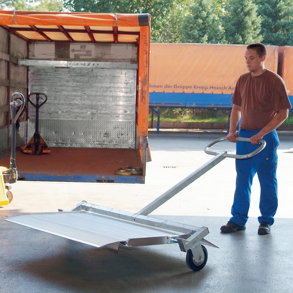 Číslo obrázku produktu 2: Altec nakládací rampa HF s pohyblivou nájezdovou deskou pro malý nájezdový úhel, nosnost 4 000 kg, ŠxD 1 250 x 1.235 mm